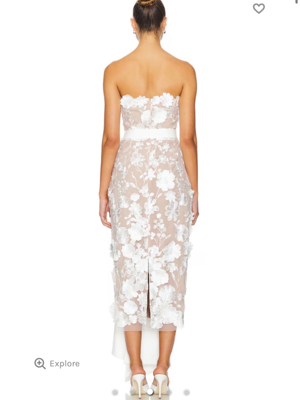 Elliatt x REVOLVE Lynette Dress Ivory Nude White Floral midi bow belt NWT L - Picture 2 of 16
